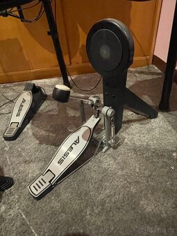 Elektronická bicí souprava ALESIS Nitro Max Kit-sada - 6
