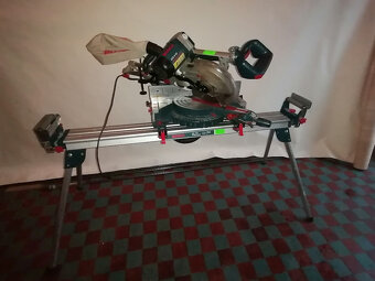 Pokosová pila Bosch GCM 10 SD vč. stolu.. - 6