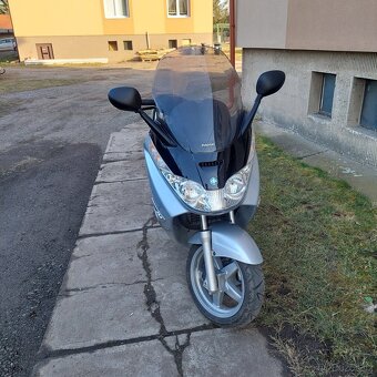 Skútr Piaggio 125 - 6