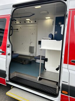 Mercedes-Benz Sprinter 2.2 CDI Sanitní vůz - manuál - 6