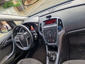Opel Astra J Sports Tourer 1.7 cdti - původ ČR - rok 10/2013 - 6