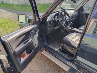 Prodám Jeep Cherokee KJ 2,8 kW 110kW 2004 - 6