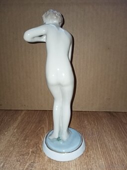 Dívka po koupeli s osuškou AKT ROYAL DUX- ART-DECO 24,5 cm t - 6