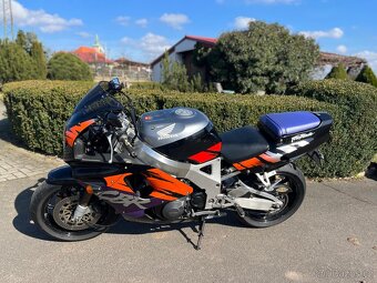 Honda CBR 900rr - 6