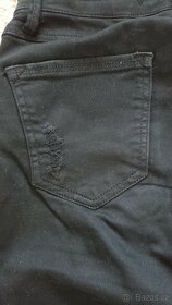 Černé super skinny džíny s roztrháním, vel. 34/XS - 6
