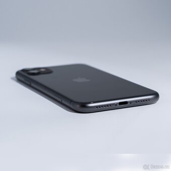 iPhone 11 64 GB Black - 6