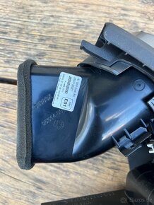 boční panel ventilace + držák na díly Land Rover Discovery 3 - 6