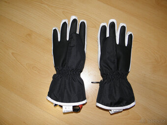 LYŽARSKÉ PODKOLENKY, ČEPICE, RUKAVICE - 6