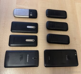 Mix mobilních telefonů (funkční / nefunkční / tlačítkové) - 6