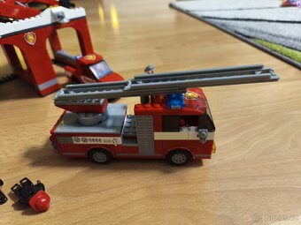 Mega bloks hasičská stanice - 6