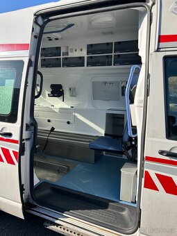 VW T6 2.0 TDI Sanitní vůz DSG - 4x4 - 6