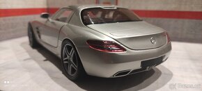 Mercedes Benz SLS amg 1:18 minichampsp - 6