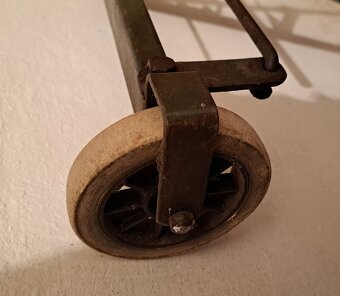 retro motokára z roku 1985 - 6