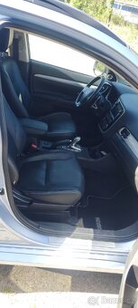 Mitsubishi Outlander PHEV - 6