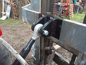 Veža zdviž za traktor trojbodový záves - 6