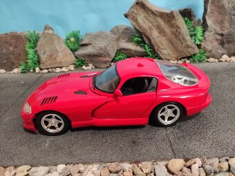 Prodám model 1:18 Dodge Viper GTS - 6