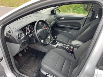 Ford Focus 1.6 nafta 2010 - 6