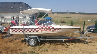 Motorový člun Mackay, závěsný motor YAMAHA 8HP - 6