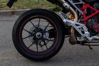 Ducati Hypermotard 1100S - 6