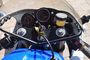 SUZUKI GSX-R 400 - 6