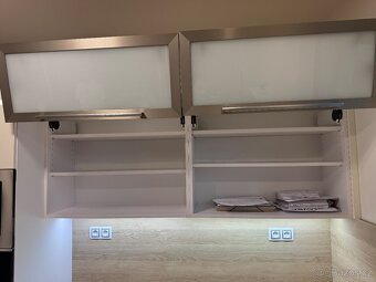 Kuchyňská linka se spotřebiči - 6