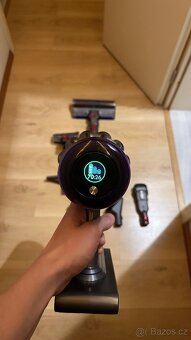 Vysavač Dyson V11 Fluffy -SPĚCHA - 6