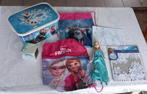 Zpívají panenka Elza ,budík, puzle, sáčky, box, atd. Frozen - 6