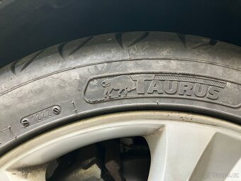 235/40/18 UHP + Ford disky - 6