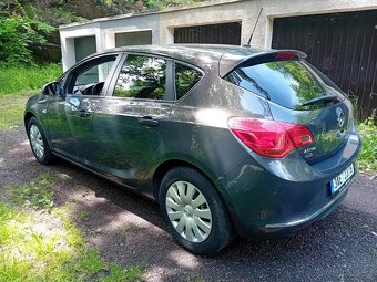 OPEL ASTRA J 1.6i 16V 2013 ČR - 6