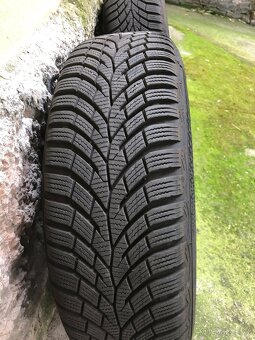 Prodám 2x zimní pneu Continental 195/65 R 15 T - 6