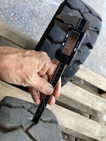 Pneumatiky na VZV ještěrku vysokozdvih Trelleborg 18x7 - 6
