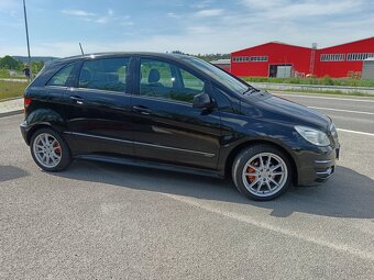 Mercedes B150 - 6