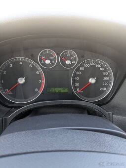 Ford Focus 1.6 benzín - 6