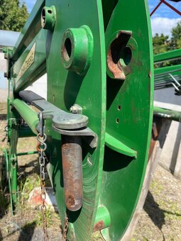 Čelní nakladač John Deere 583 - 6