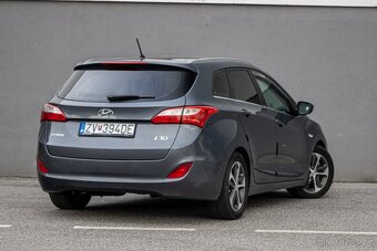 Hyundai i30 CW 1.6i CRDi VGT Family / AJ NA SPLÁTKY/ - 6