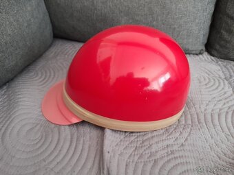 Stará retro helma kokoska za 949,- - 6