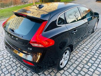 Volvo V40 2.0 D3 5VÁLEC 110KW MANUÁL LED SENZORY SERVISKA - 6