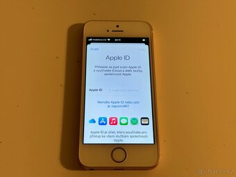 iPhone SE 64Gb 1 gen v Top Stavu Batarie 76% - 6