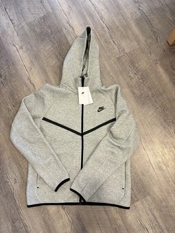 Šedá Nike TECH Fleece mikina - 6