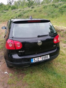 Prodám Volkswagen Golf V - 6