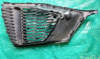 Krytka předního nárazníku AUDI A8 A6 Q7 Q8 - 6
