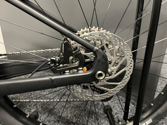 CUBE Reaction Hybrid RACE 800 vel. XL 2025 NOVÉ - 6