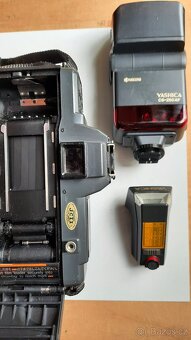 Yashica 230 AF,  Yashica lens 35-70, Yashica blesk - 6