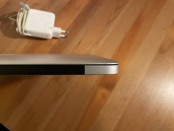 MacBook Air 2017 – 8 GB RAM - 128 GB SSD – super baterie - 6