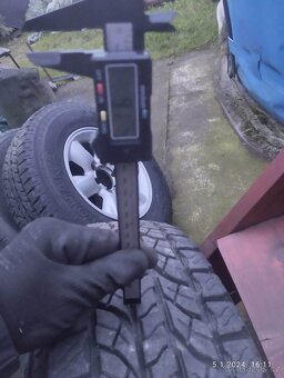 Prodám přední ochranný rám, Nášlapy,ALU kola a chromovaný kr - 6