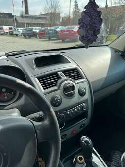 Renault Mégane 1.4 16V - 6