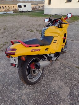 Honda CBR 1000f - 6