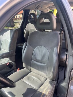 Chrysler Grand Voyager 2,5 CRD manuál - 6