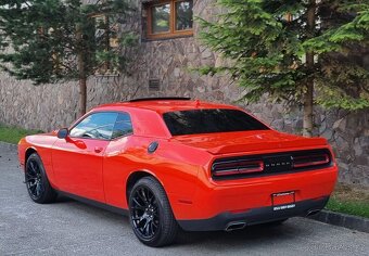 Prodám Dodge Challenger 3.6 V6 Go mango - 6