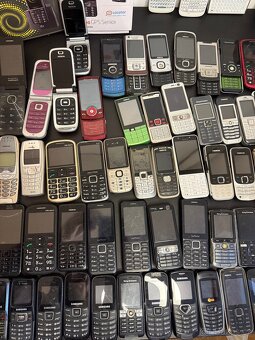 MIX 100ks tlačítkových telefonů - 6